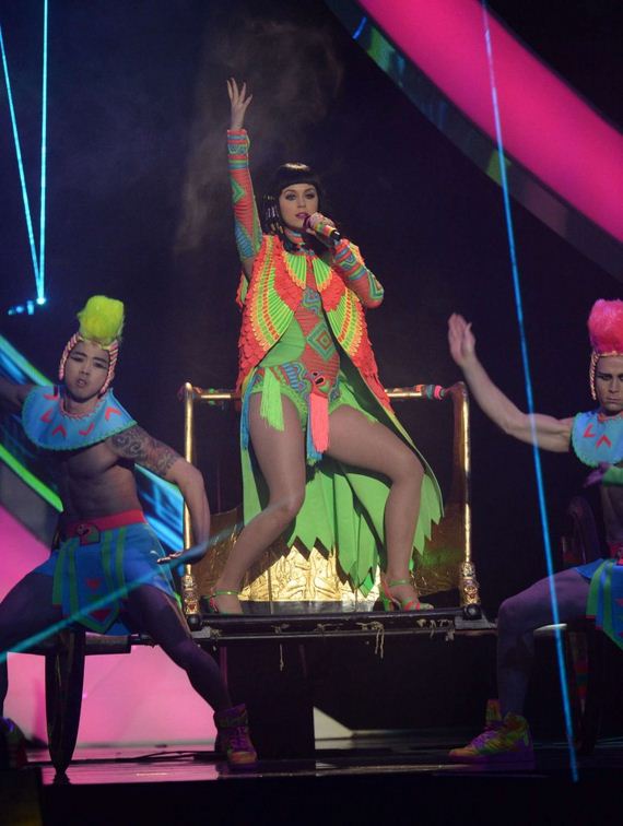 Katy-Perry -BRIT-Awards-2014